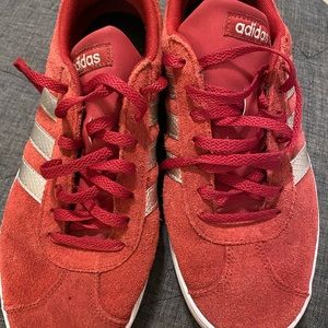 EUC Adidas sneakers